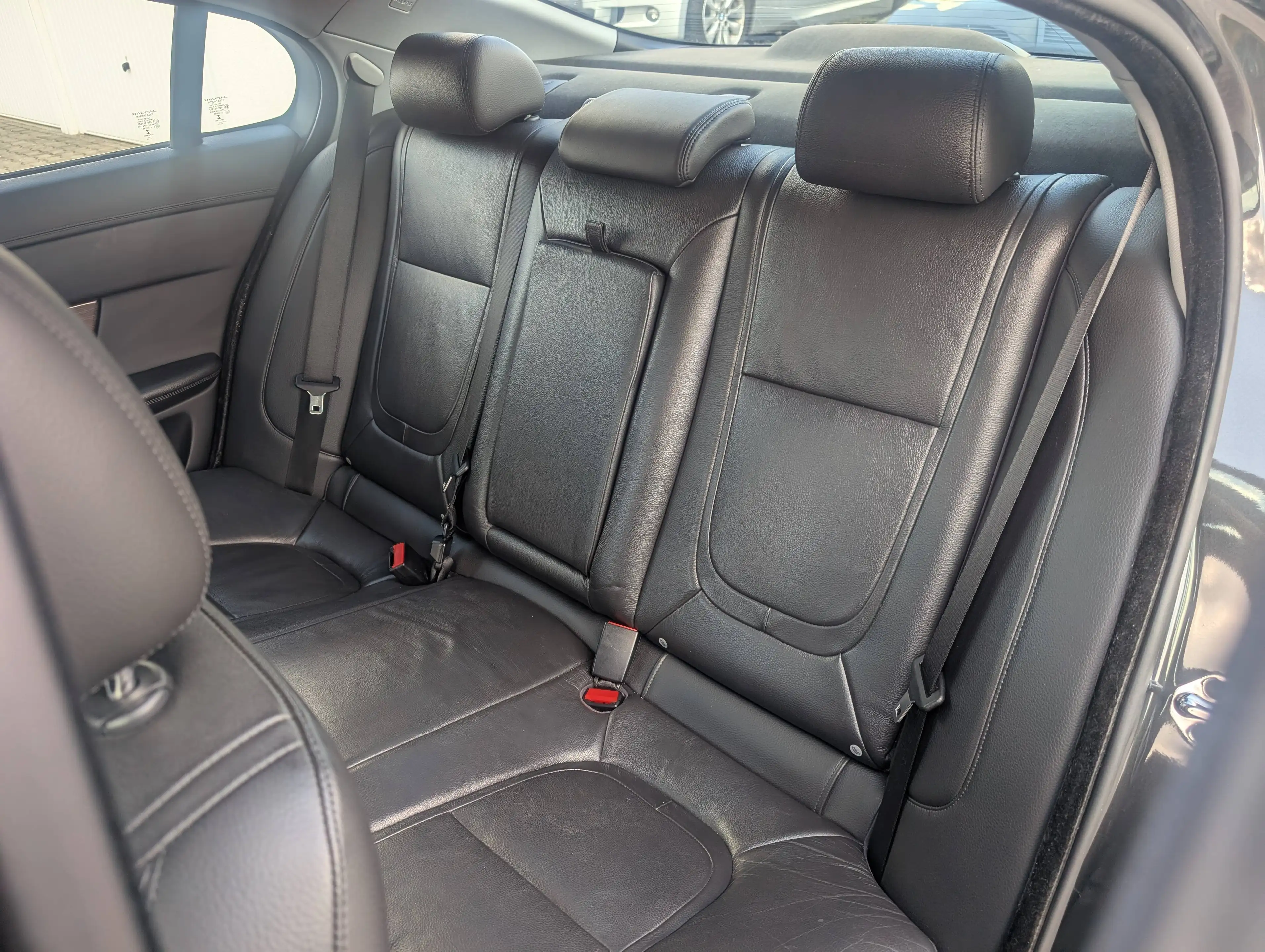 Jaguar XF 3.0 V6 Diesel — photo 13