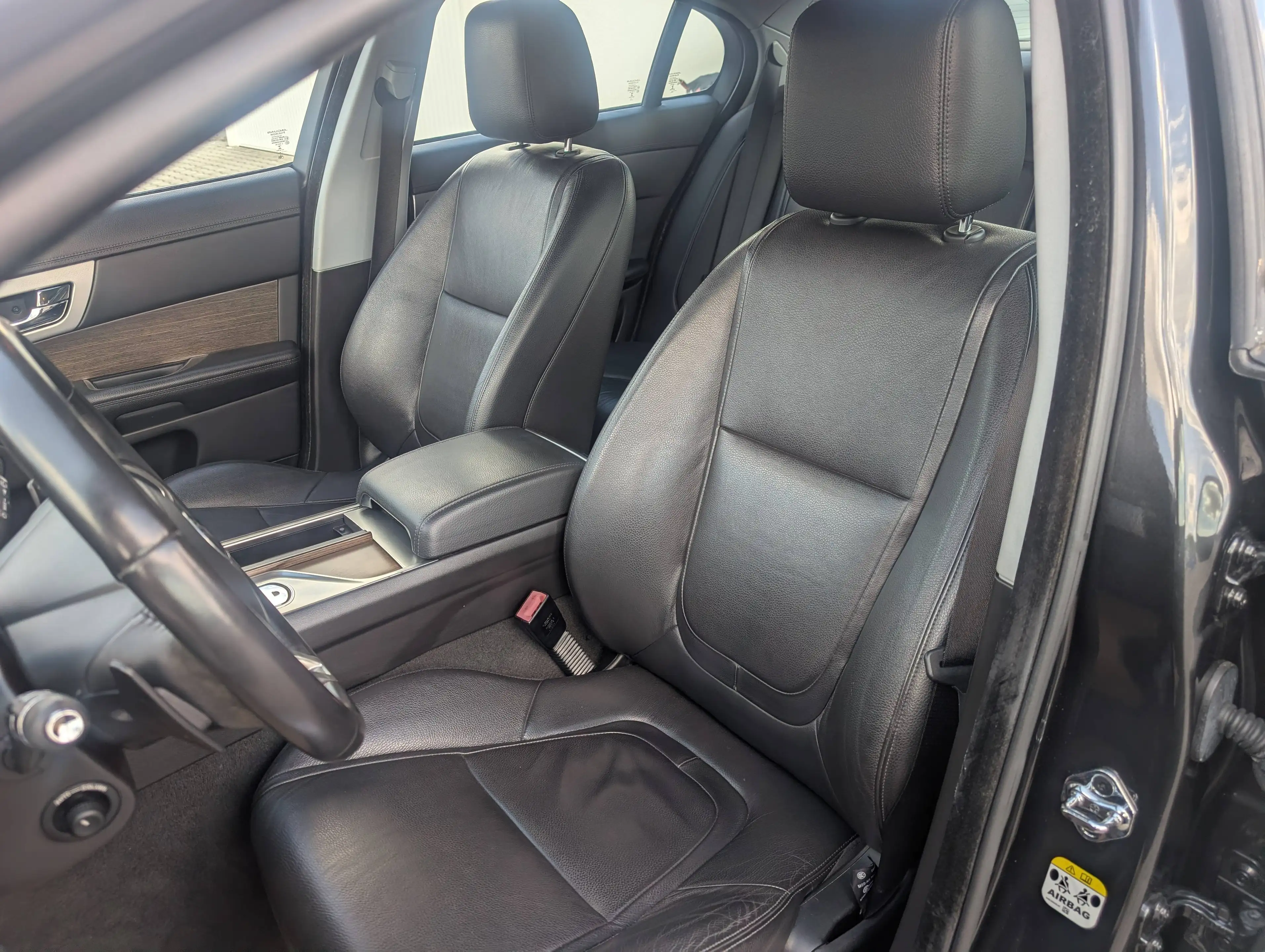Jaguar XF 3.0 V6 Diesel — photo 11