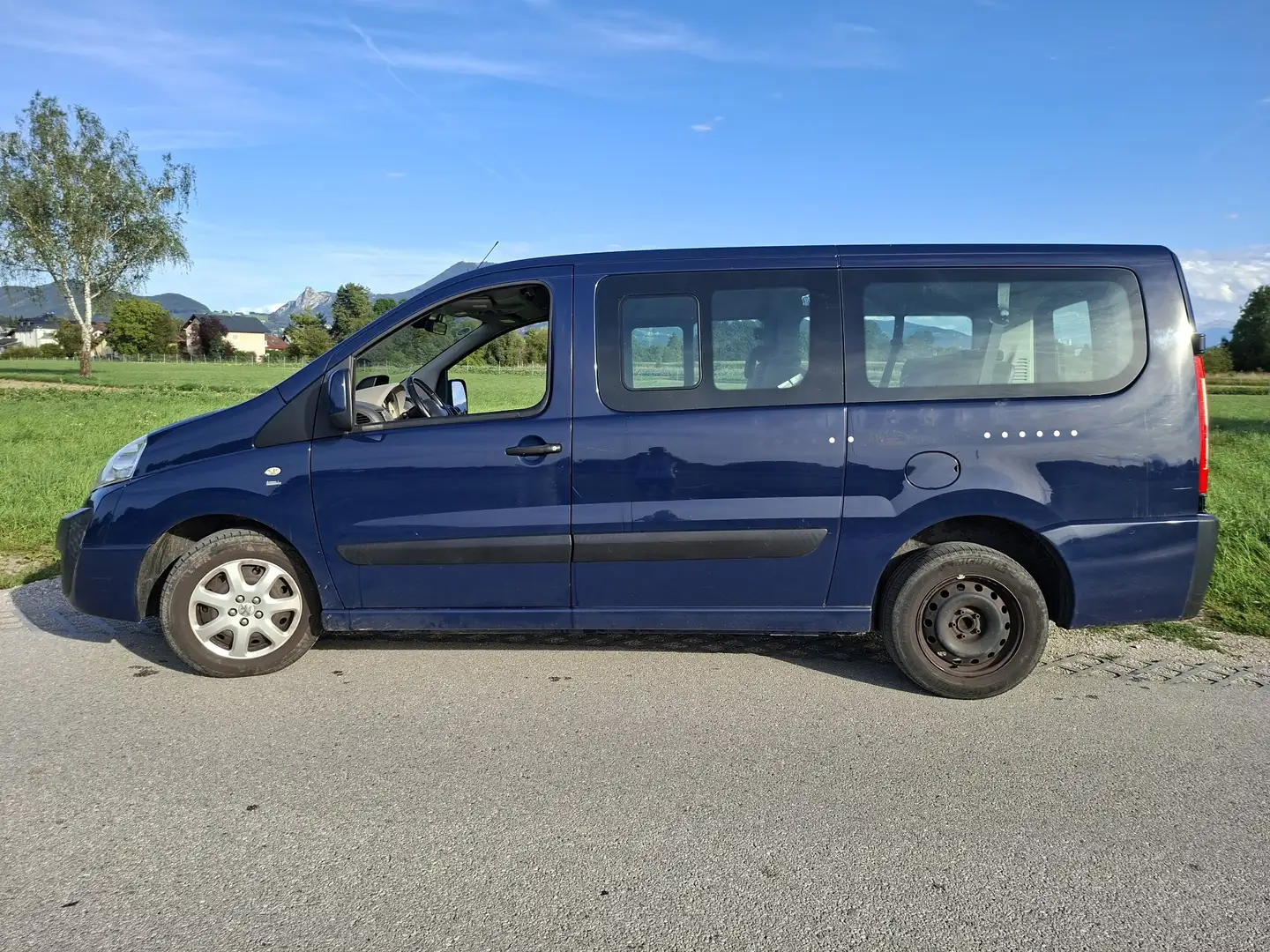 Peugeot Expert Kasten DK L2H1 2,0 HDi 136 FAP Blau - 2