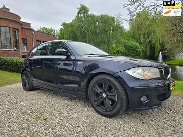 1-serie 116i SPORT line 5-deurs AIRCO