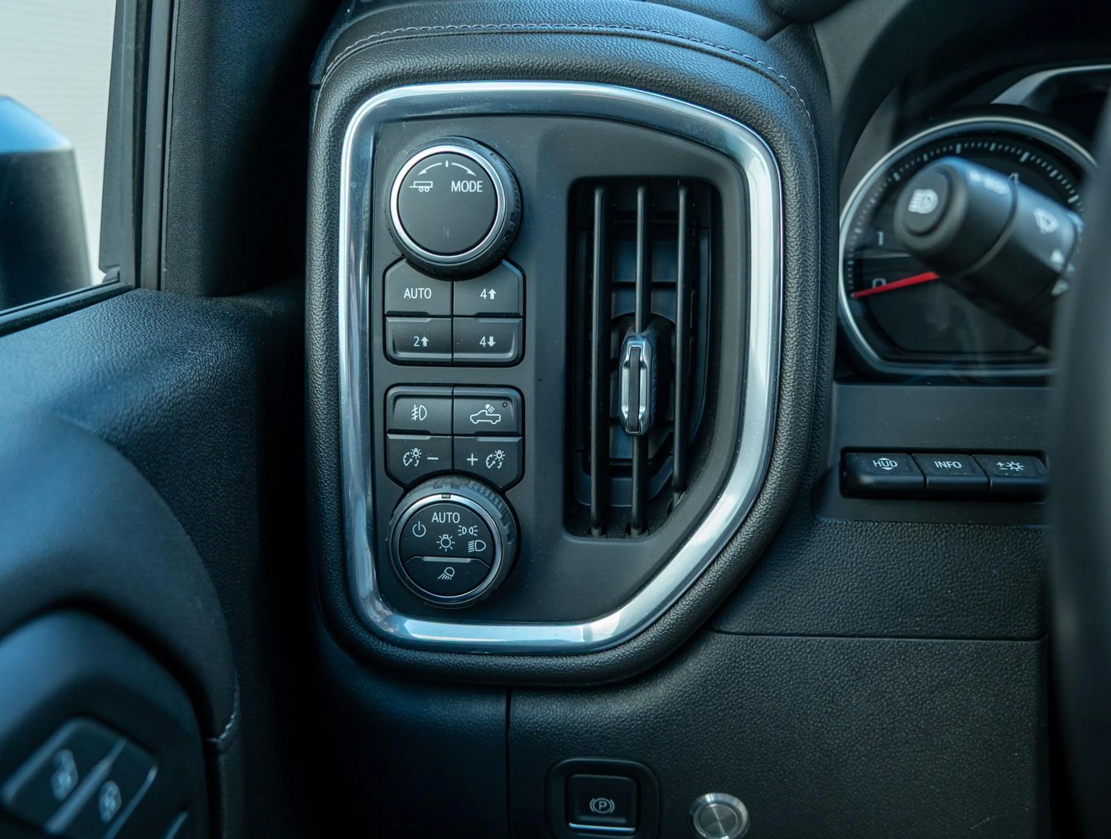 Chevrolet Silverado 2500HD High Country 6,6l — photo 14