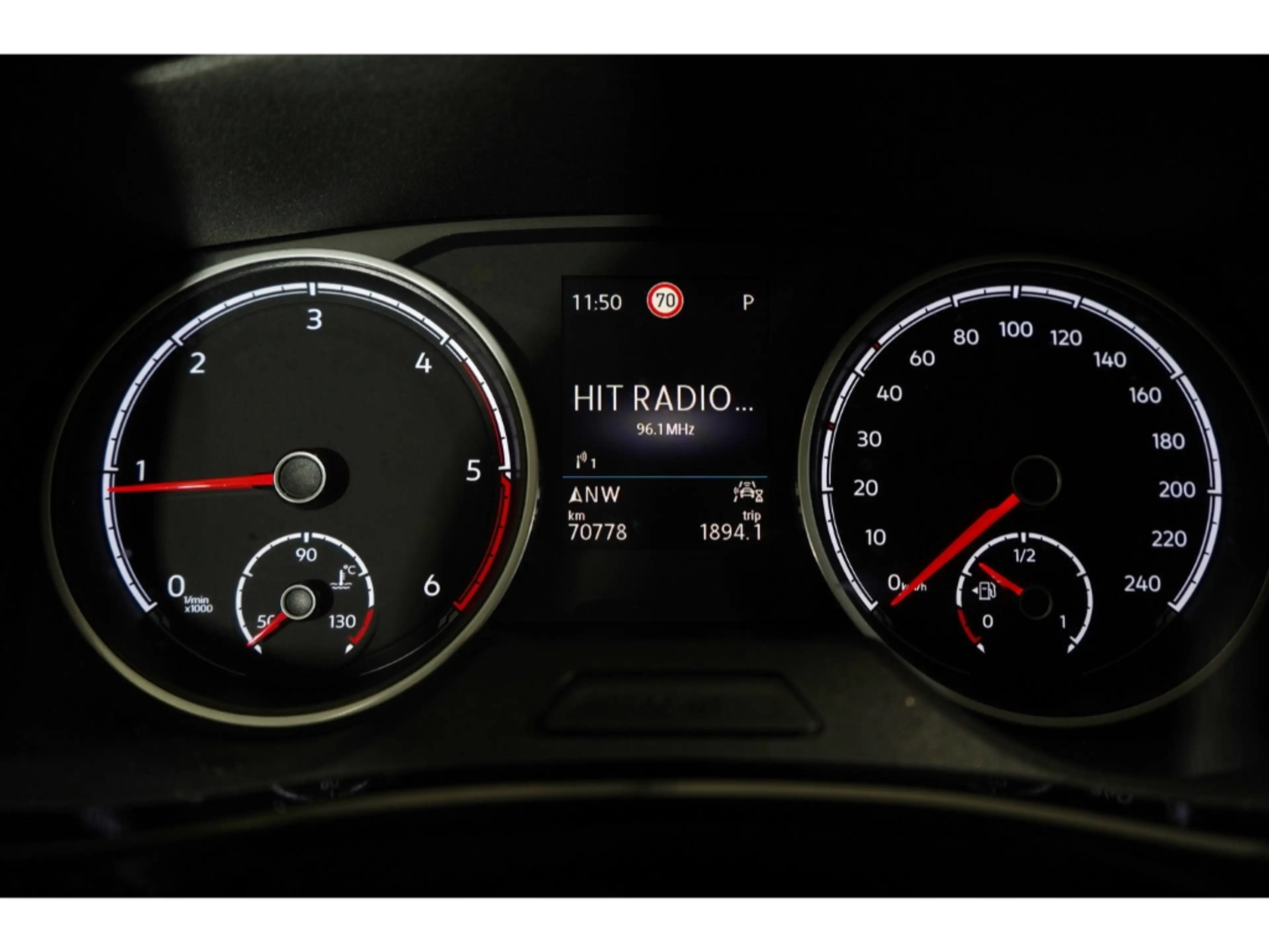 Volkswagen T6.1 Multivan 2.0 TDI 4MOTION Comfortline AHK Kame — photo 7