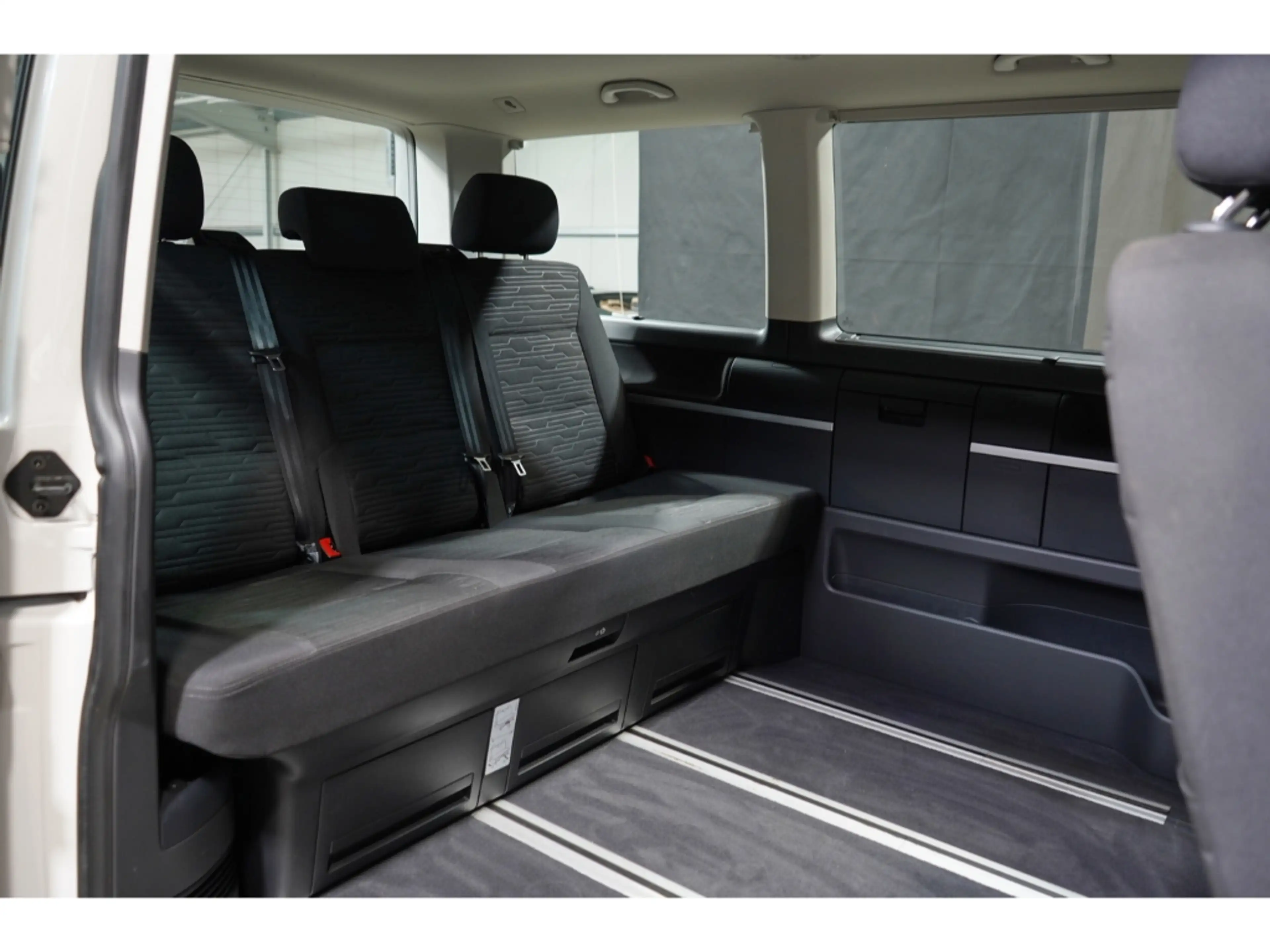 Volkswagen T6.1 Multivan 2.0 TDI 4MOTION Comfortline AHK Kame — photo 10
