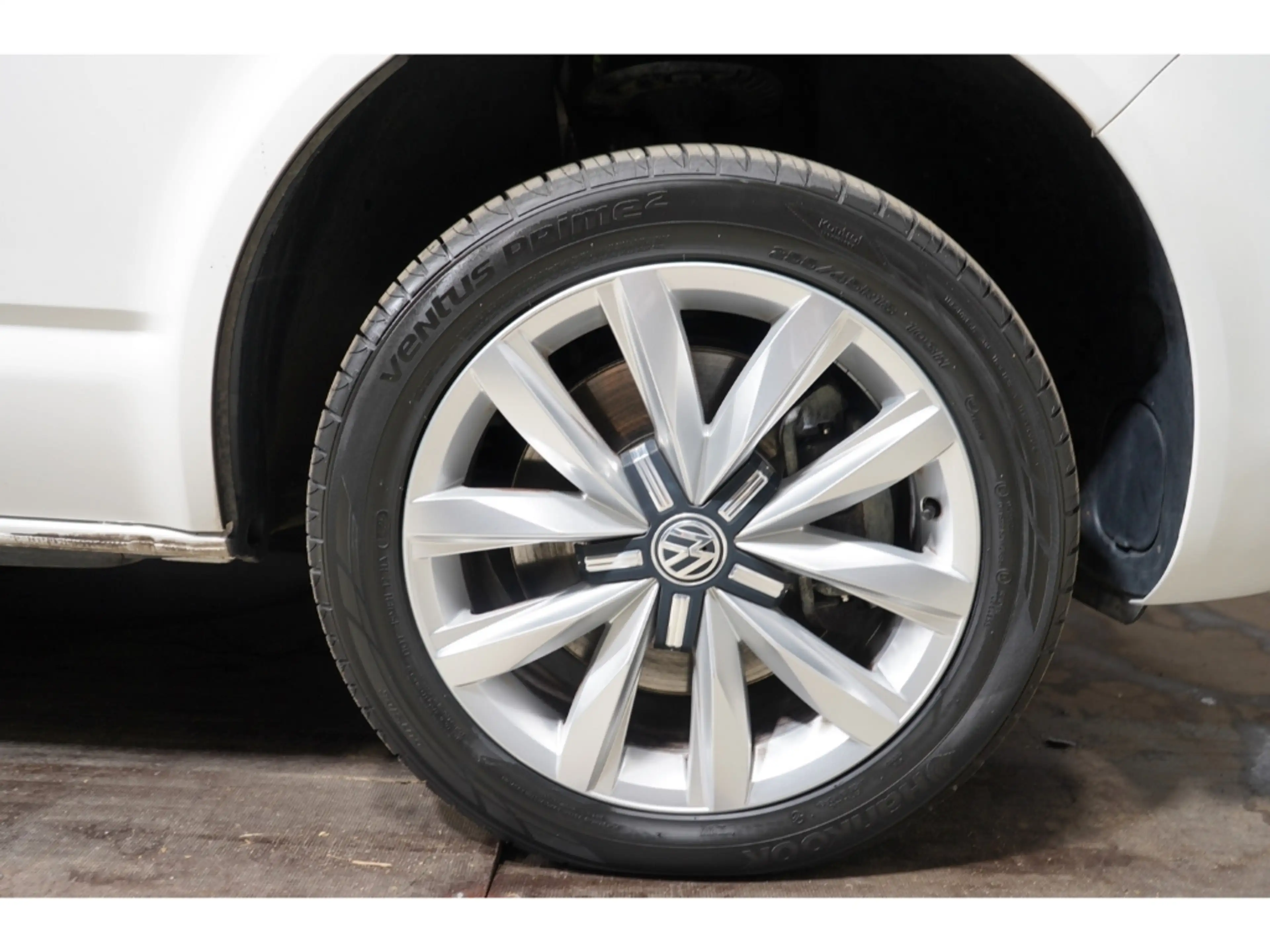 Volkswagen T6.1 Multivan 2.0 TDI 4MOTION Comfortline AHK Kame — photo 12