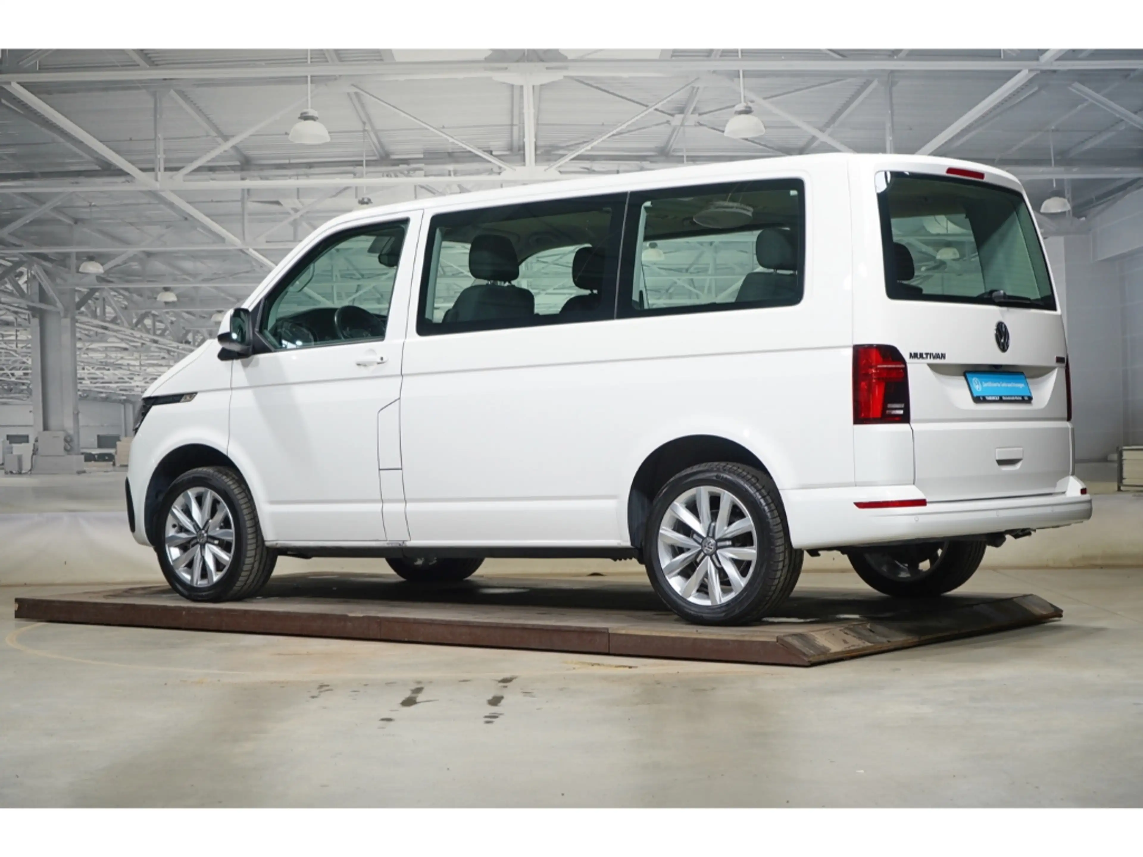 Volkswagen T6.1 Multivan 2.0 TDI 4MOTION Comfortline AHK Kame — photo 2
