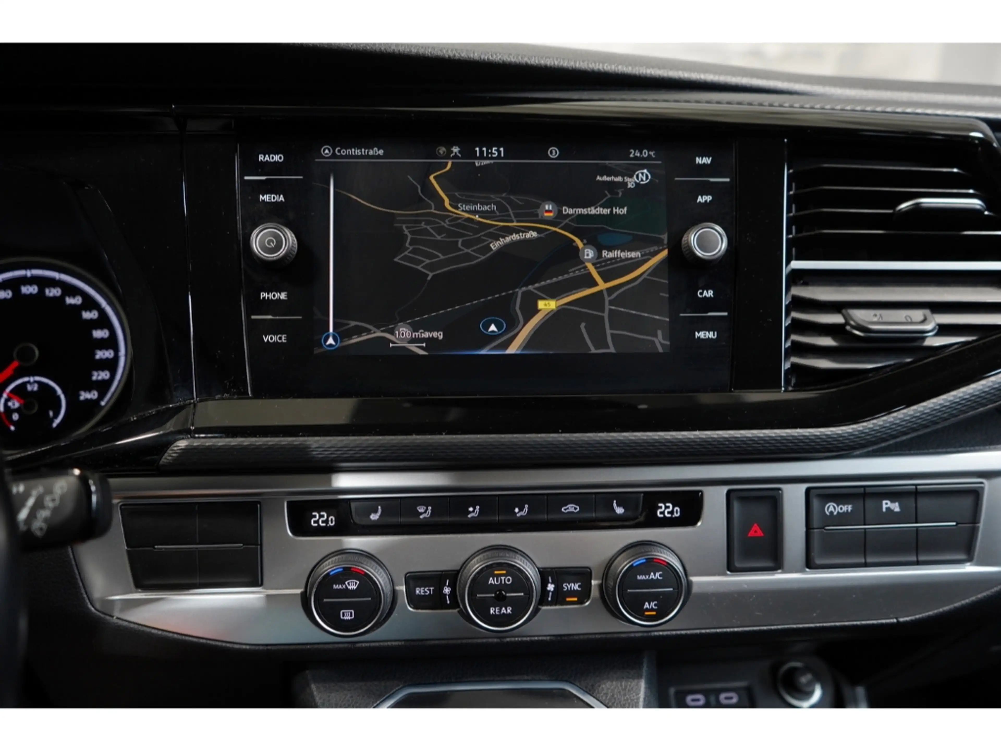 Volkswagen T6.1 Multivan 2.0 TDI 4MOTION Comfortline AHK Kame — photo 9