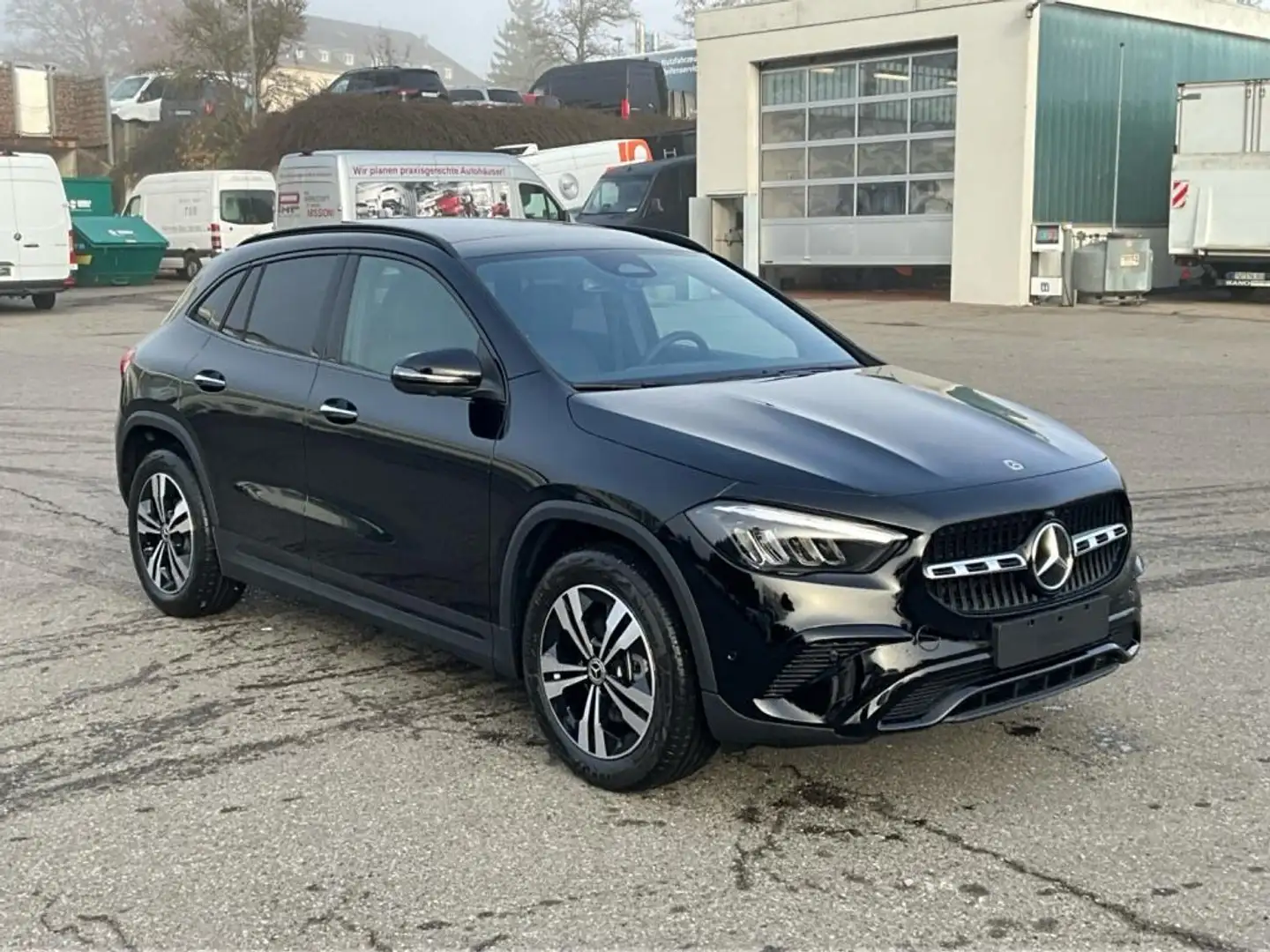 Mercedes-Benz GLA 220 d 4MATIC PROGRESSIVE+AMBIENTE+DISTRO+AHK Schwarz - 2