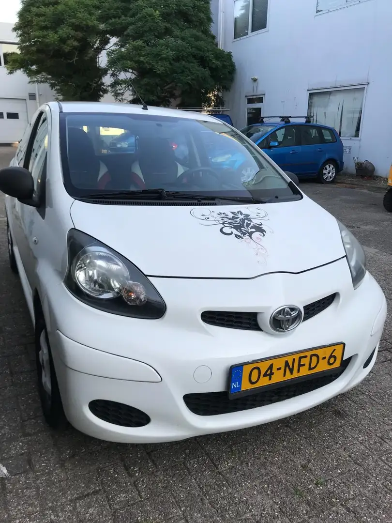 Toyota Aygo 1.0-12V Access 5DRS bj 2010 NAP Garantie Wit - 2