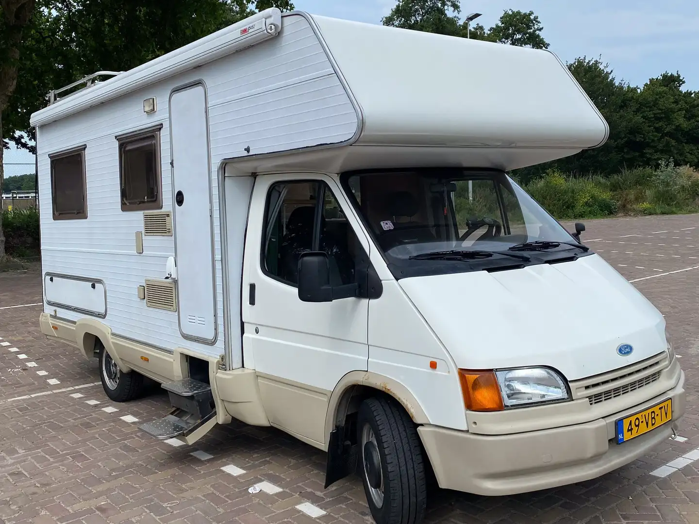Ford Transit 150L / Camper / 5 personen White - 1