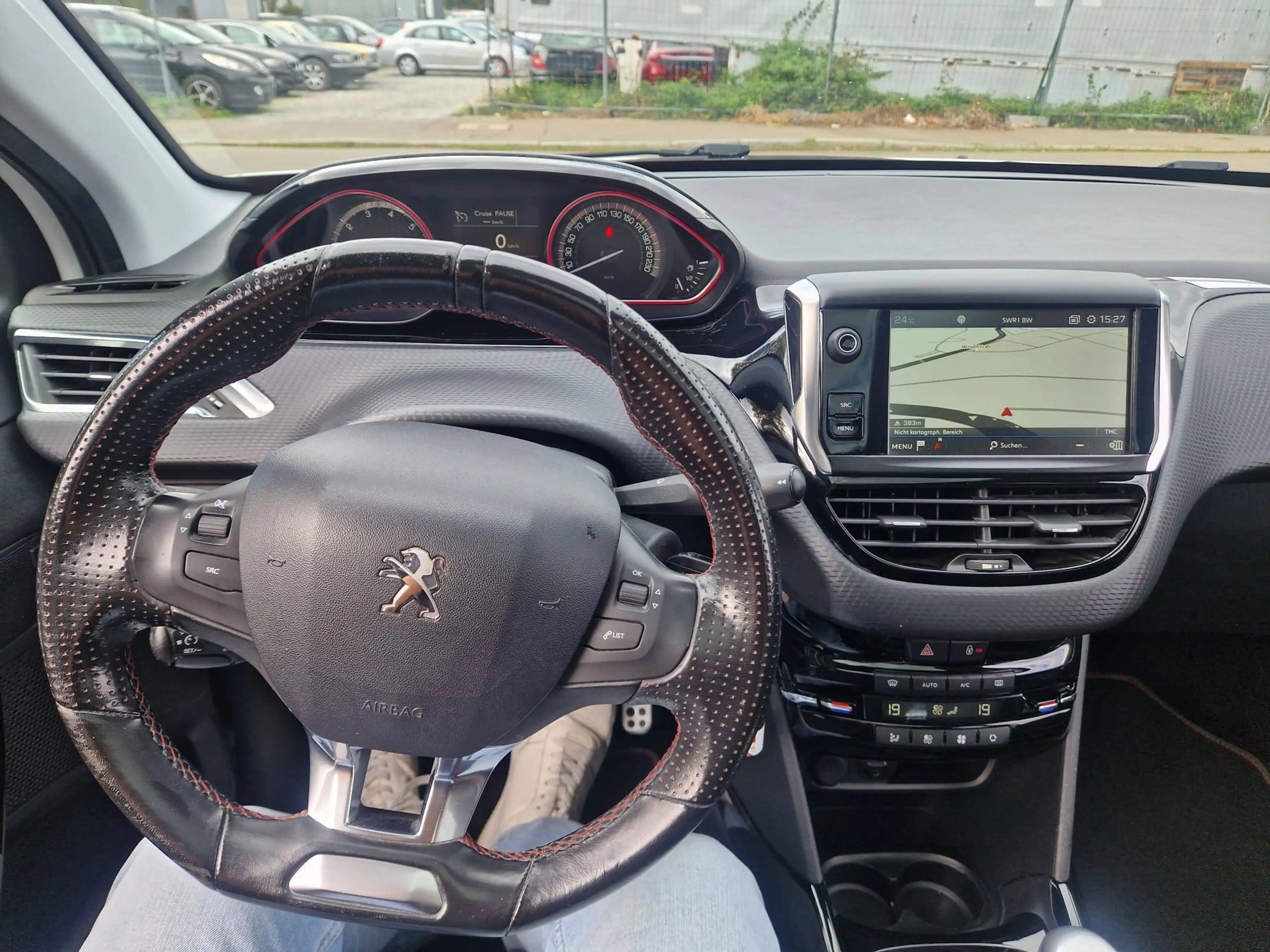 Peugeot 2008 Allure — photo 9