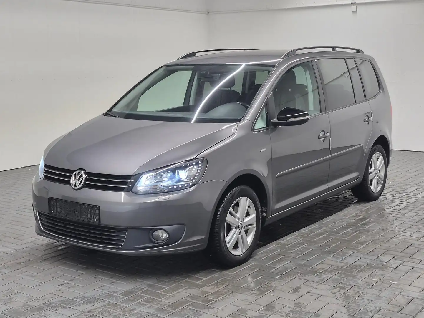 Volkswagen Touran Match Bi-Xenon/Navi/SHZ/PDC/Tempom./16-LM Gris - 1