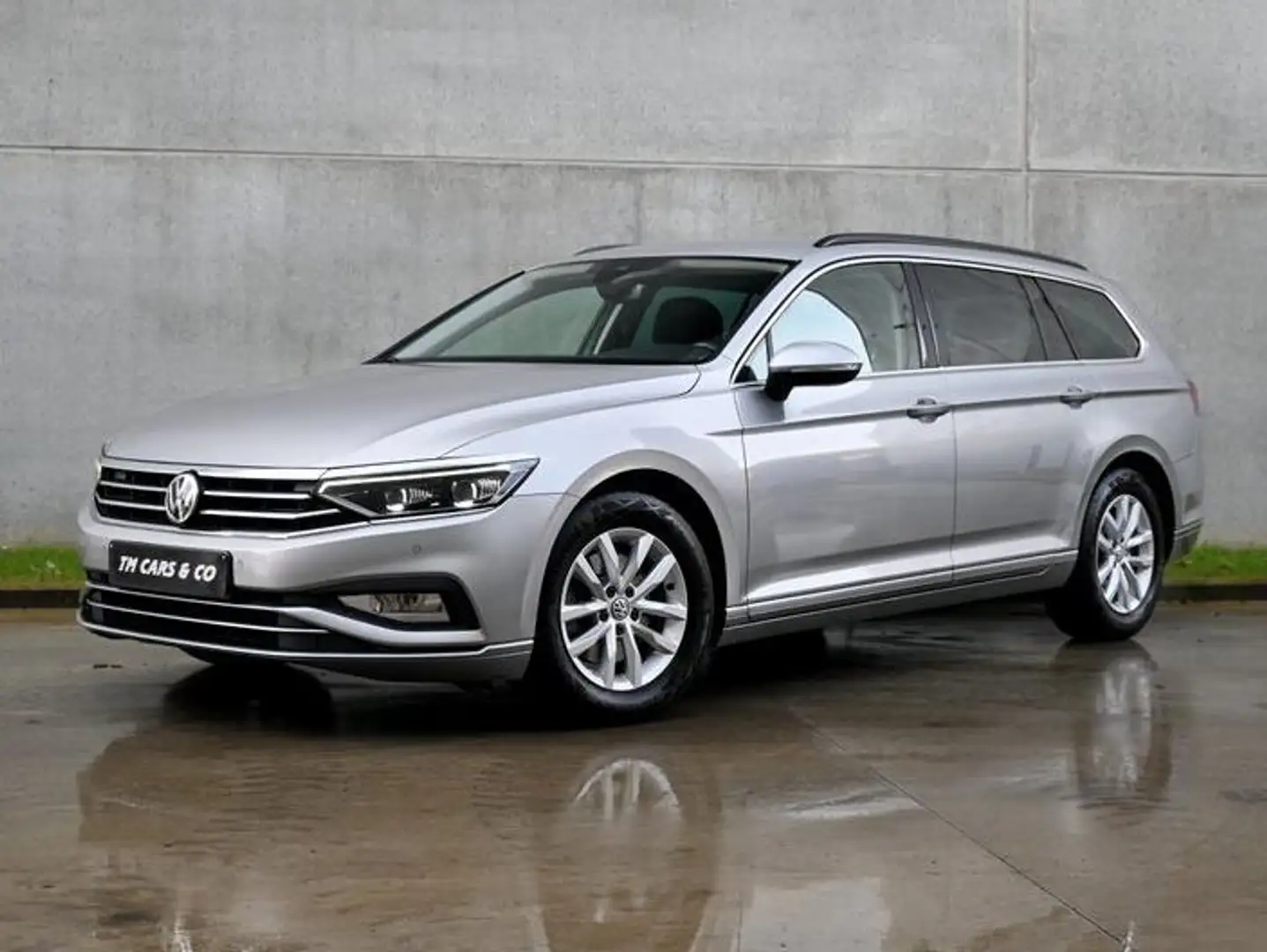 Volkswagen Passat Variant Highline 1.5TSI / ACC, LED, Cam, Carplay, BTW Silber - 1
