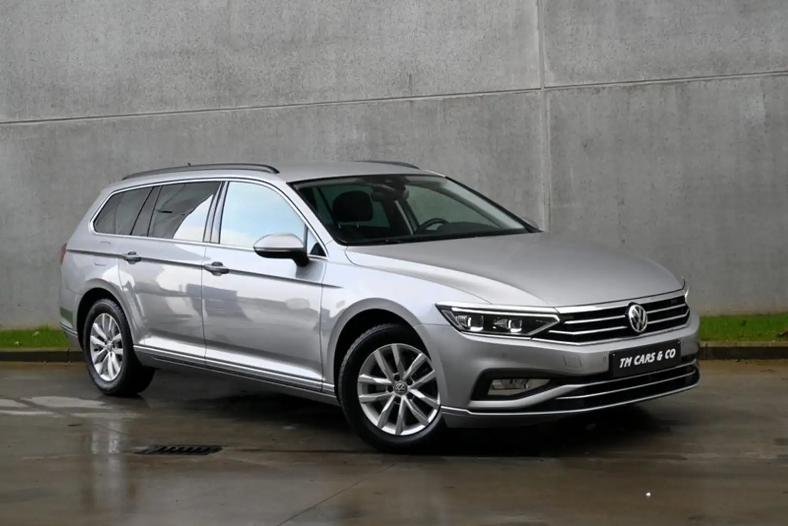 Volkswagen Passat Variant Highline 1.5TSI / ACC, LED, Cam, Carplay, BTW Silber - 2