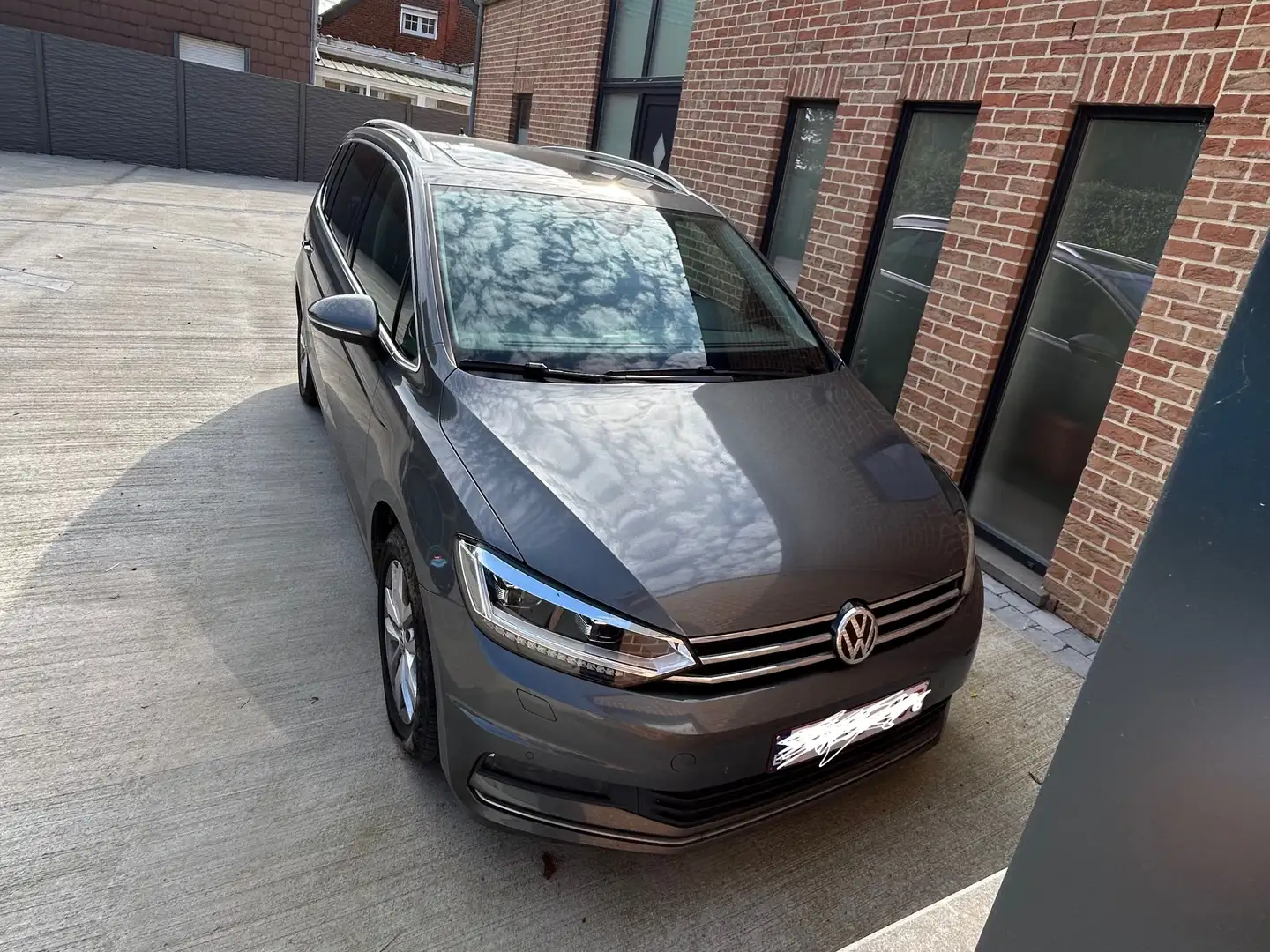 Volkswagen Touran Touran 1.6 TDi SCR Highline DSG (EU6.2) Gris - 2