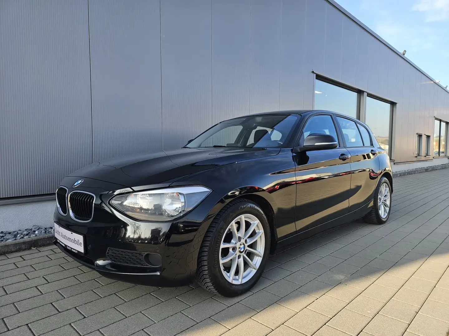 BMW 114 114 i-Sport/Scheckheftgepflegt/Klima/Sitzheizung/ Schwarz - 1