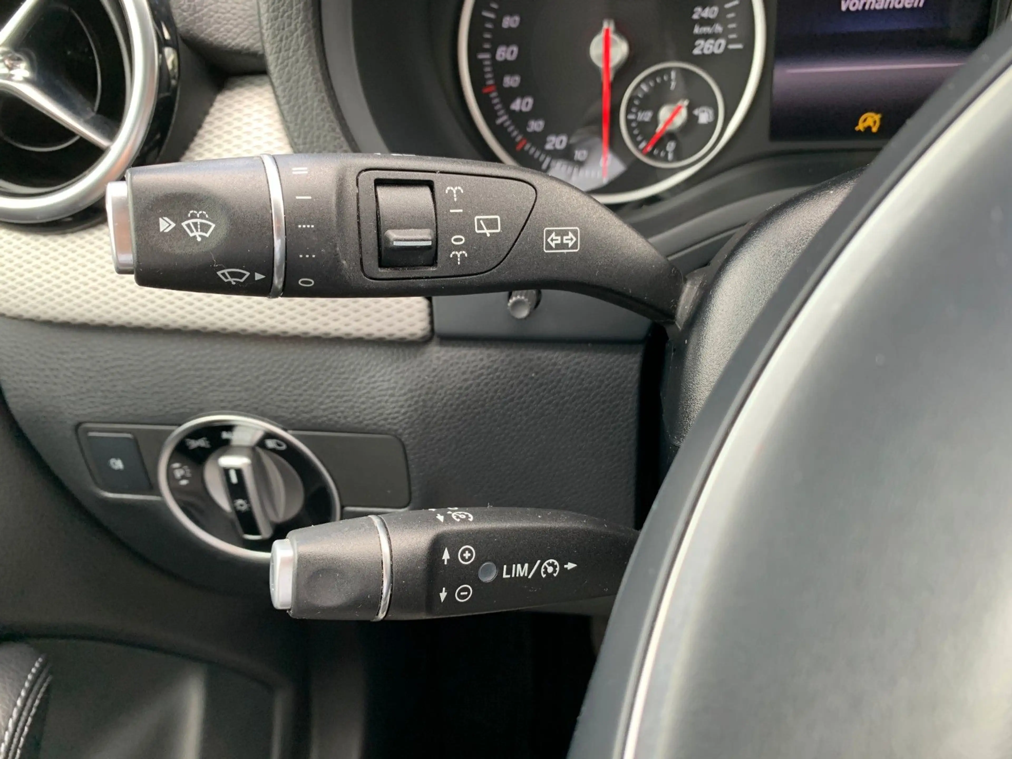 Mercedes-Benz B 200 B200 Urban Style LEDER+AHK+LED+Sitzhz — photo 20