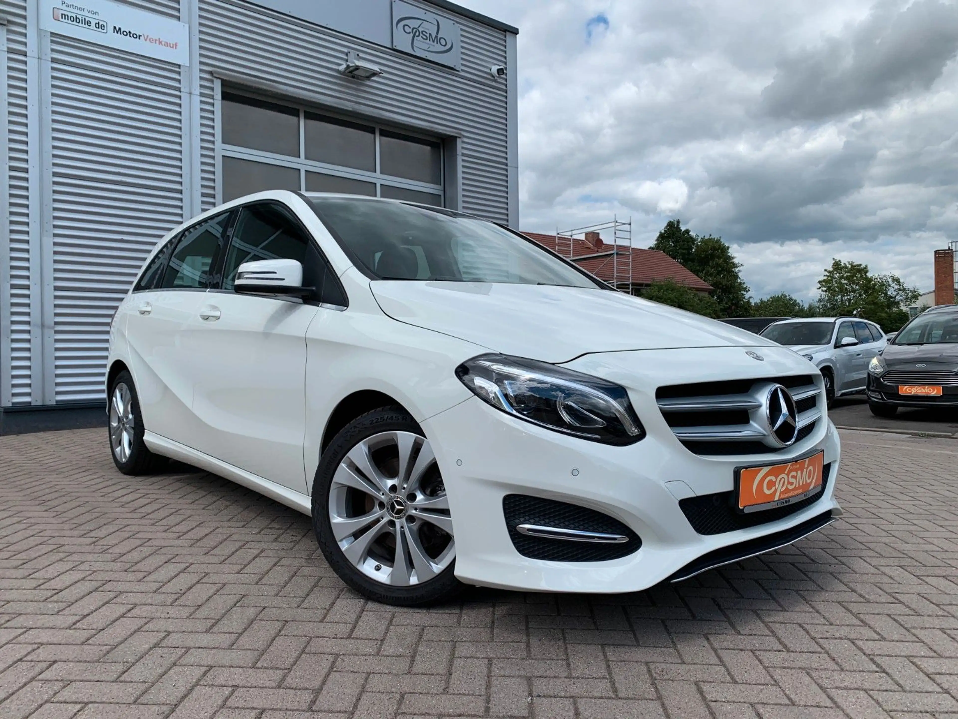 Mercedes-Benz B 200 B200 Urban Style LEDER+AHK+LED+Sitzhz — photo 3