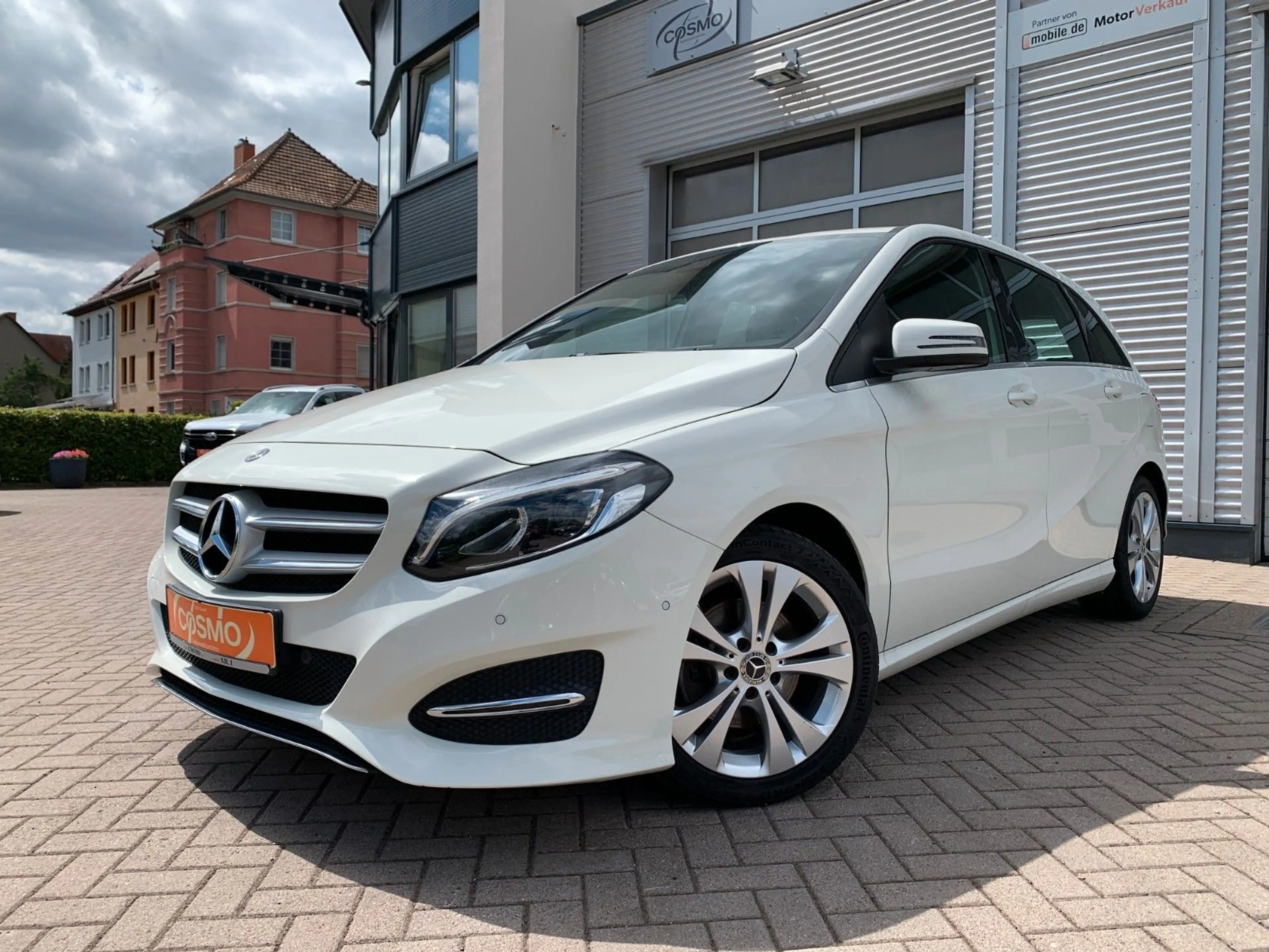 Mercedes-Benz B 200 B200 Urban Style LEDER+AHK+LED+Sitzhz
