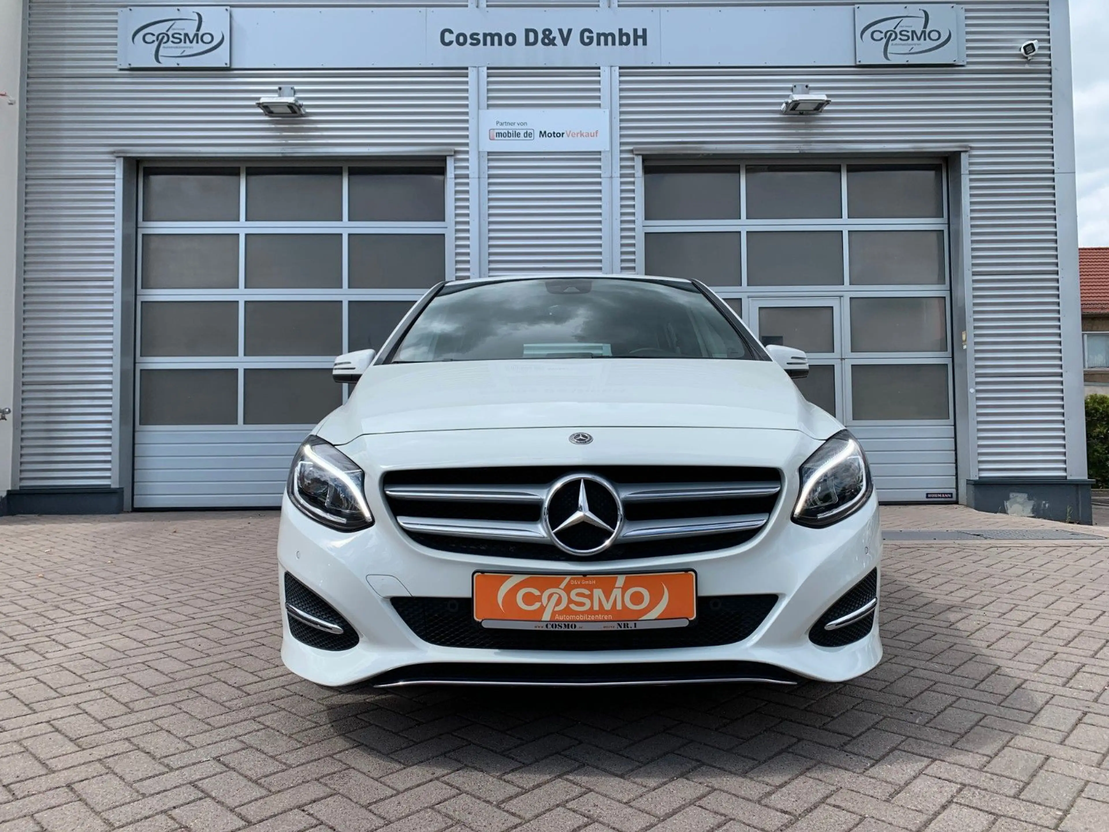 Mercedes-Benz B 200 B200 Urban Style LEDER+AHK+LED+Sitzhz — photo 2