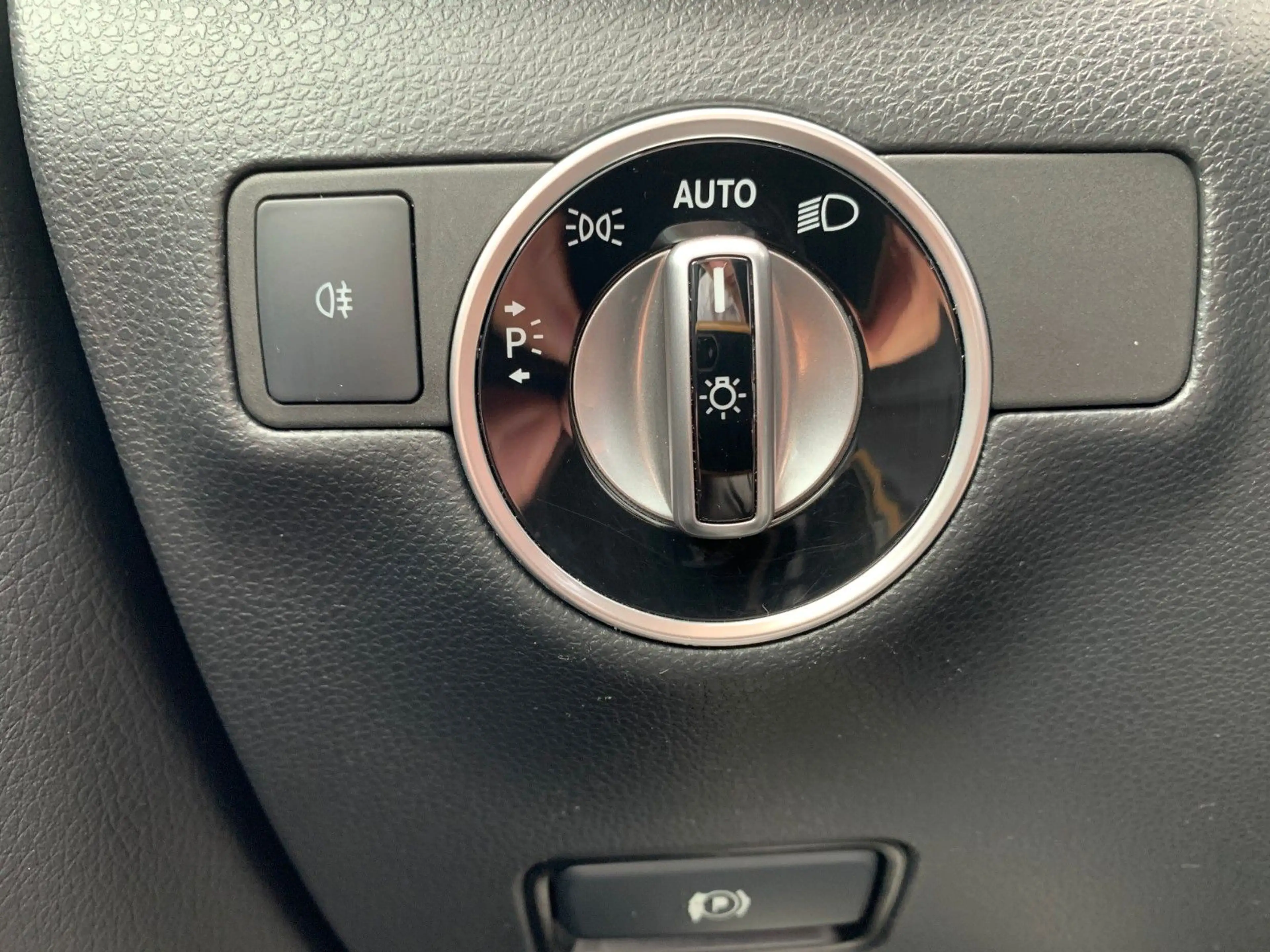 Mercedes-Benz B 200 B200 Urban Style LEDER+AHK+LED+Sitzhz — photo 23