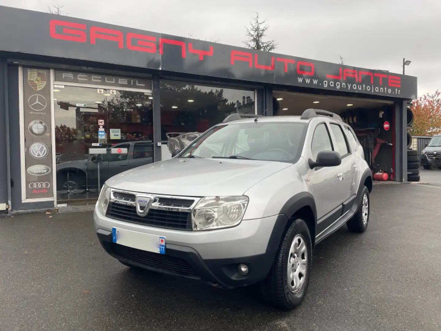 Dacia Duster 1.5 DCI 90CH FAP AMBIANCE 4X2 Gris - 1