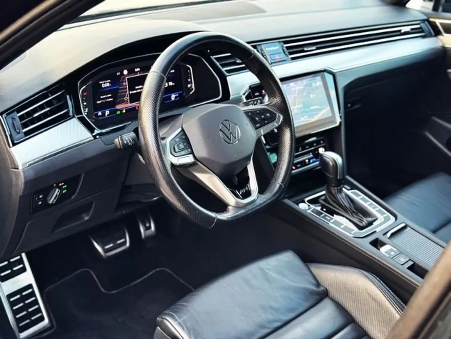 Volkswagen Passat Variant 2.0 TSI R-Line DSG7 Negro - 2