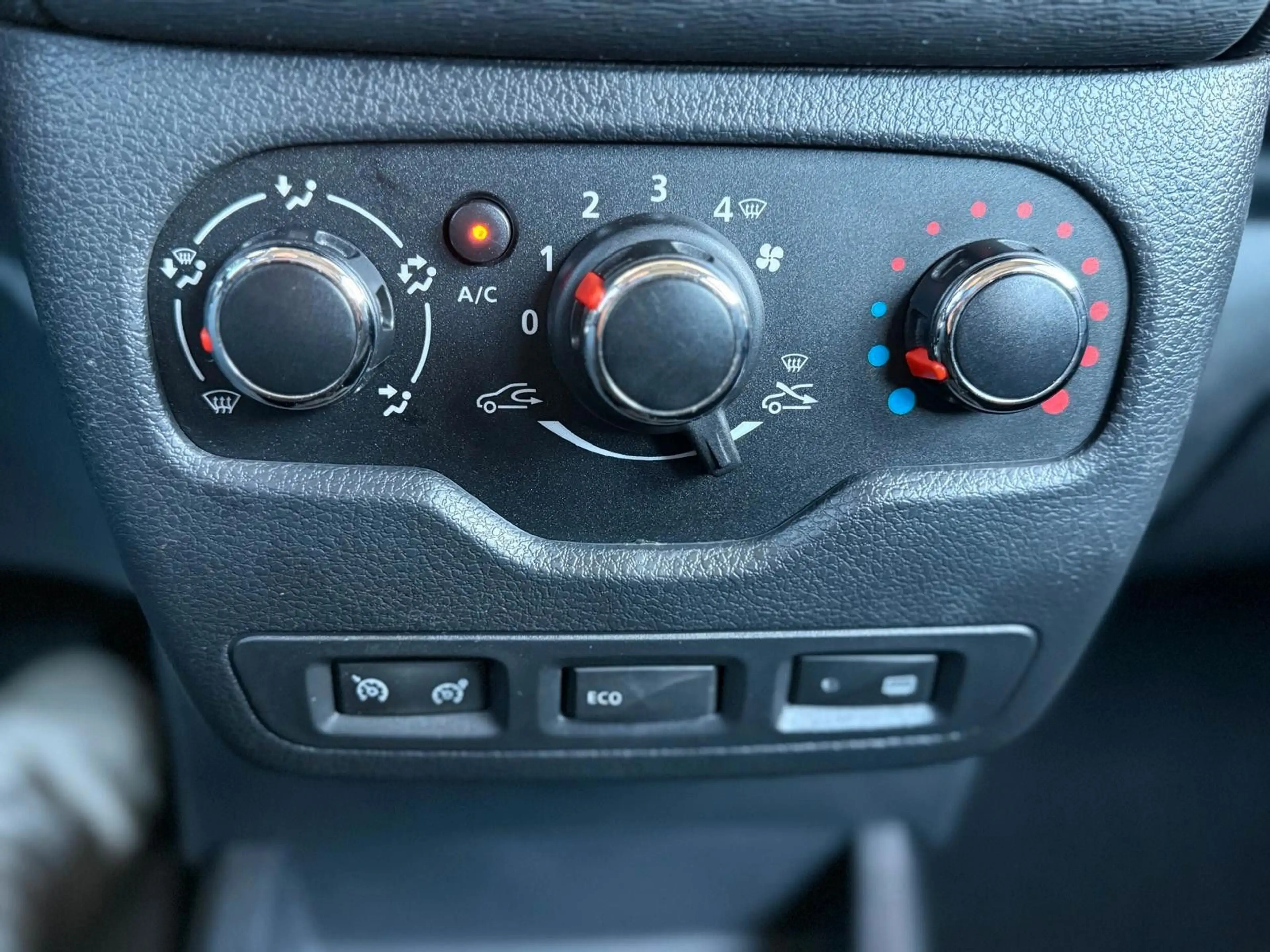 Dacia Lodgy Stepway 7-SITZE*NAVI*SHZ*LM*SCHECKHEFT* — photo 12