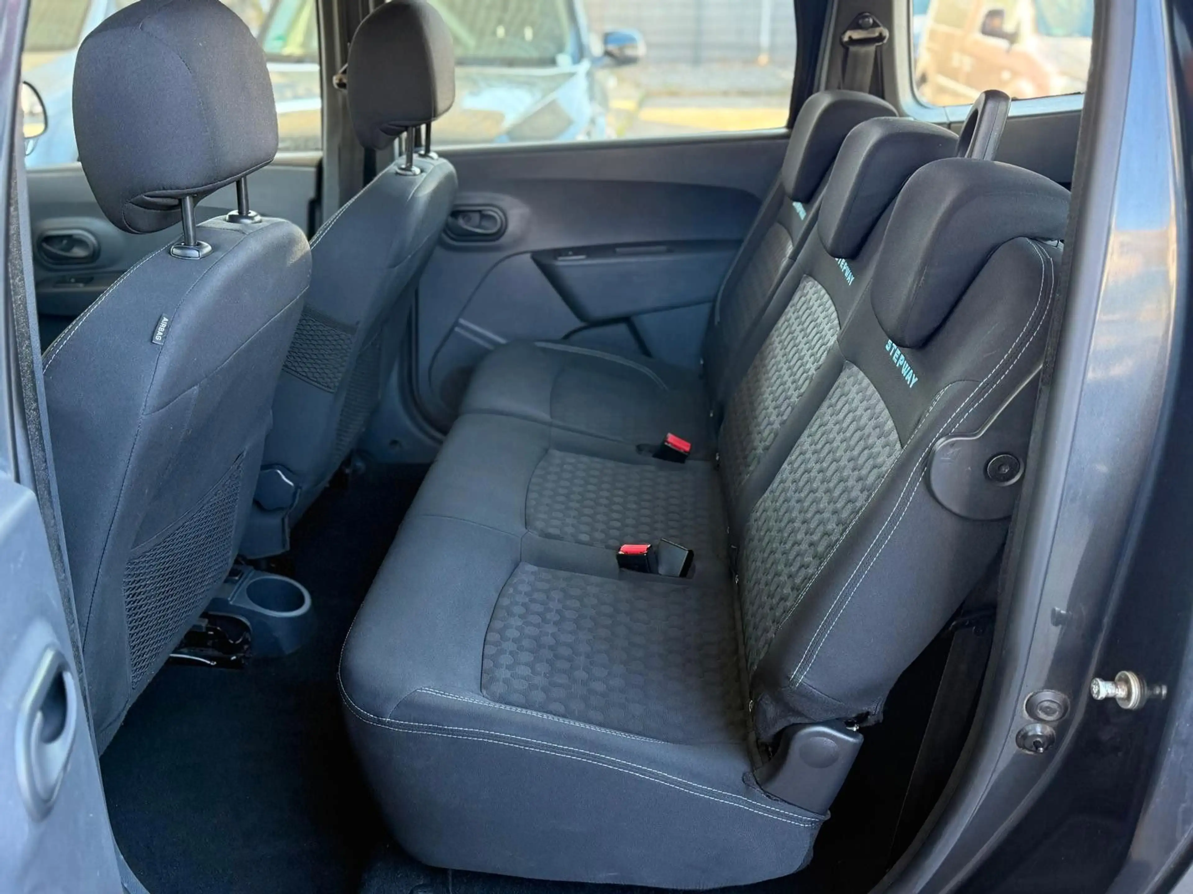 Dacia Lodgy Stepway 7-SITZE*NAVI*SHZ*LM*SCHECKHEFT* — photo 15