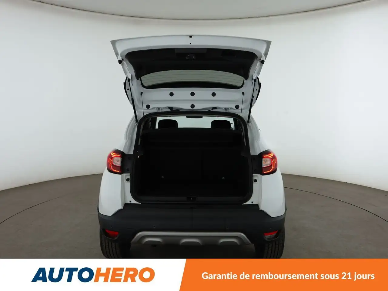 Renault Captur — photo 16