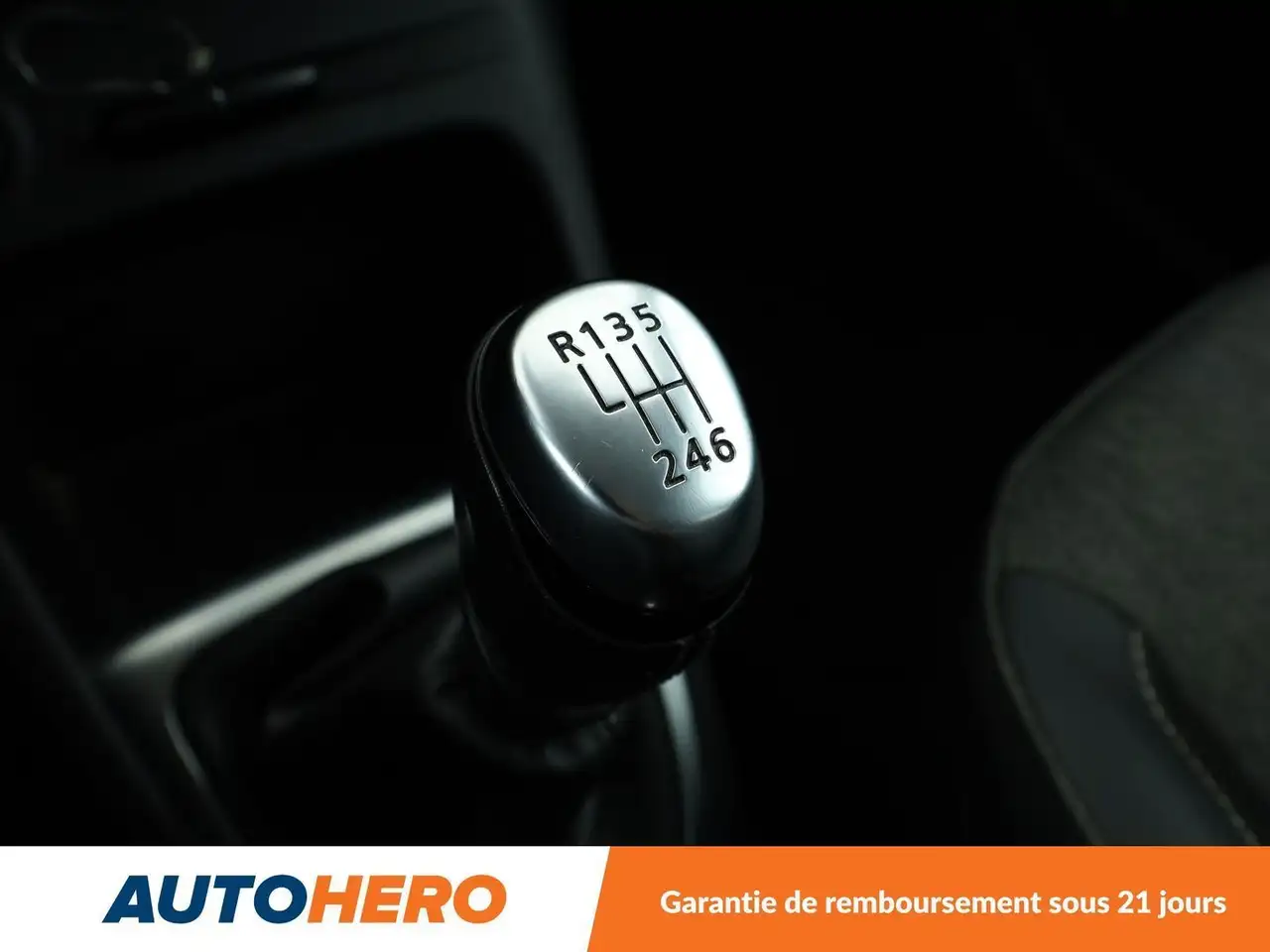 Renault Captur — photo 28