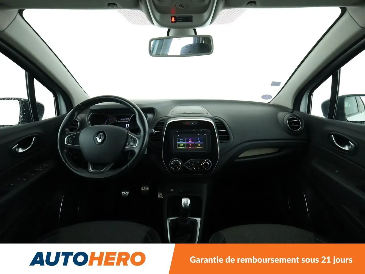 Renault Captur — photo 12