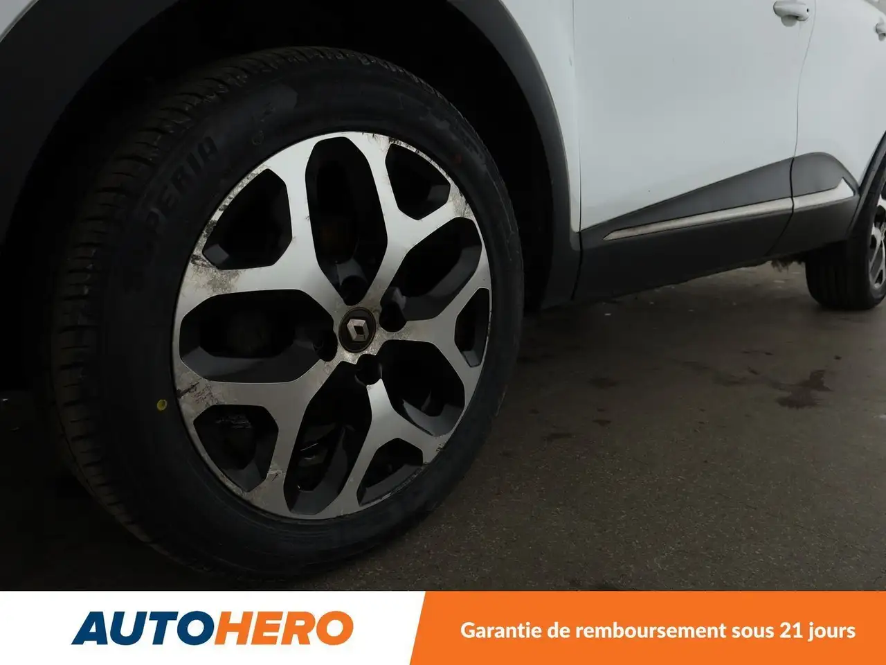 Renault Captur — photo 33