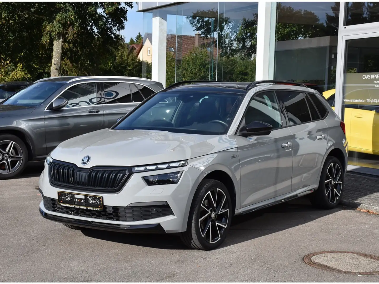 Skoda Kamiq 1.5 TSI Monte Carlo PANO ACC SIDE LANE CAM KEYLESS Gris - 2