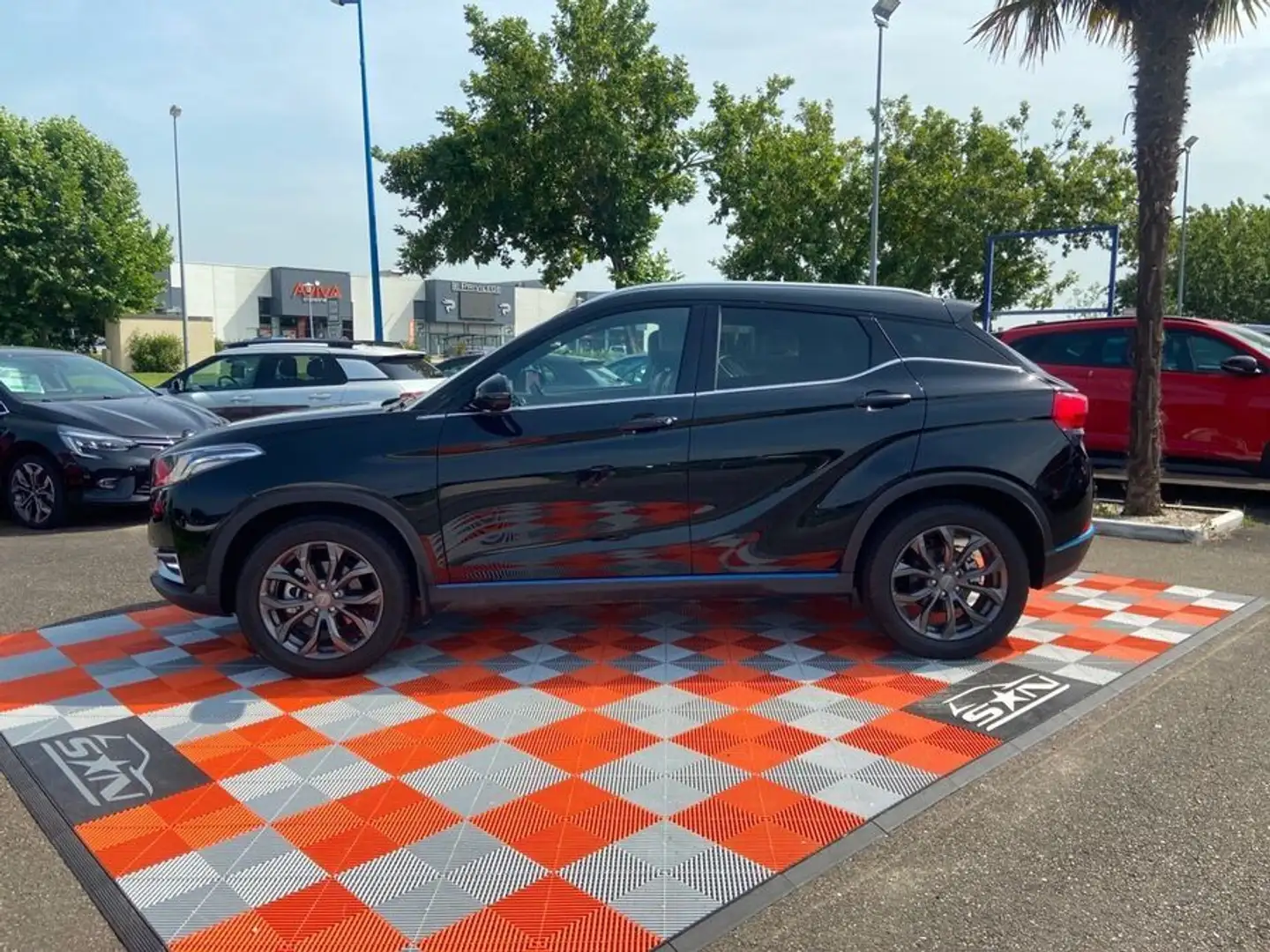 Seres Sonstige LUXE 120kW (163ch) Toit Pano Ouvrant GPS Caméra 360 Schwarz - 1