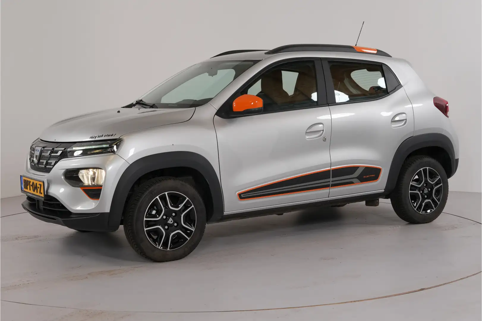 Dacia Spring (Orange Pack) 27 kWh | Camera | Navigatie | Cruise Grijs - 2