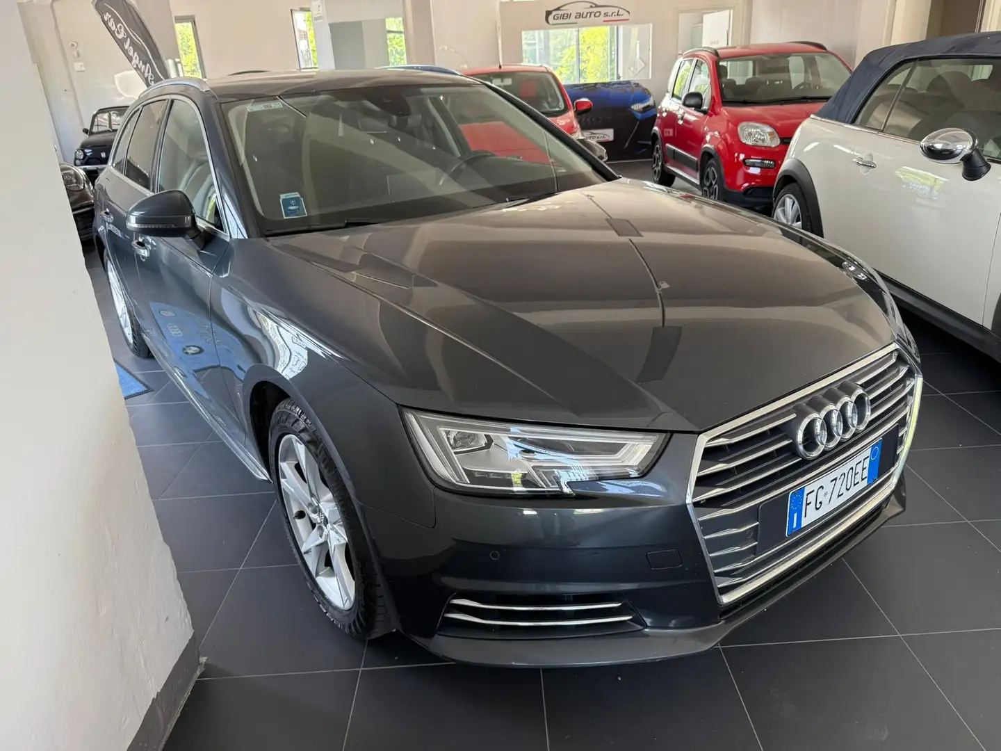 Audi A4 Avant 2.0 tdi Business 150cv s-tronic Gris - 2