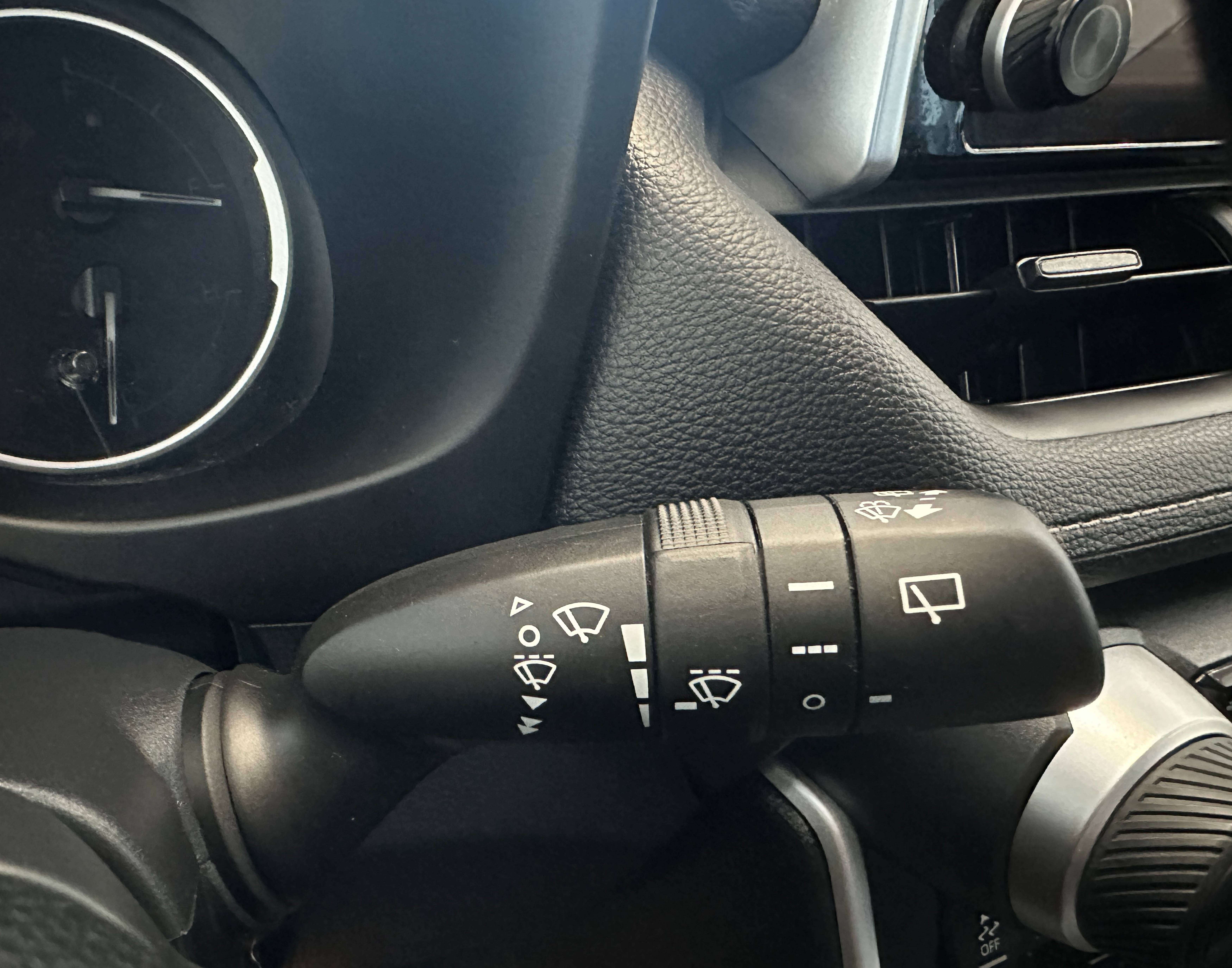2023 Toyota RAV4 LE — снимка 5