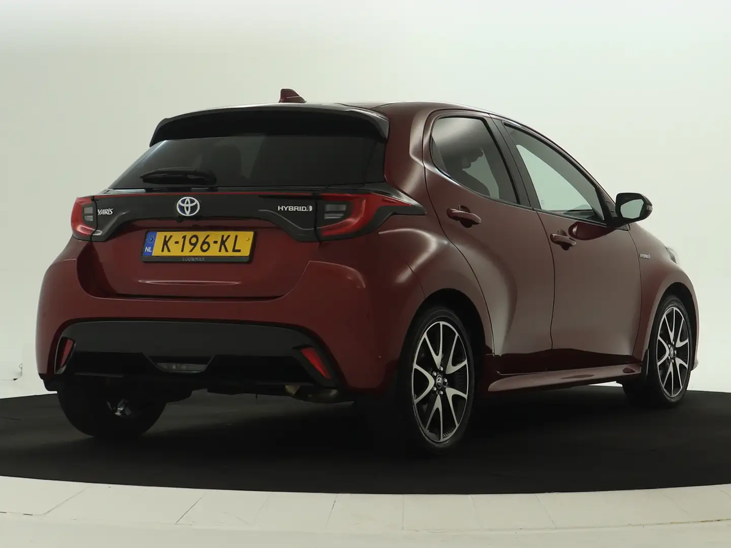 Toyota Yaris 1.5 Hybrid Executive Rouge - 2