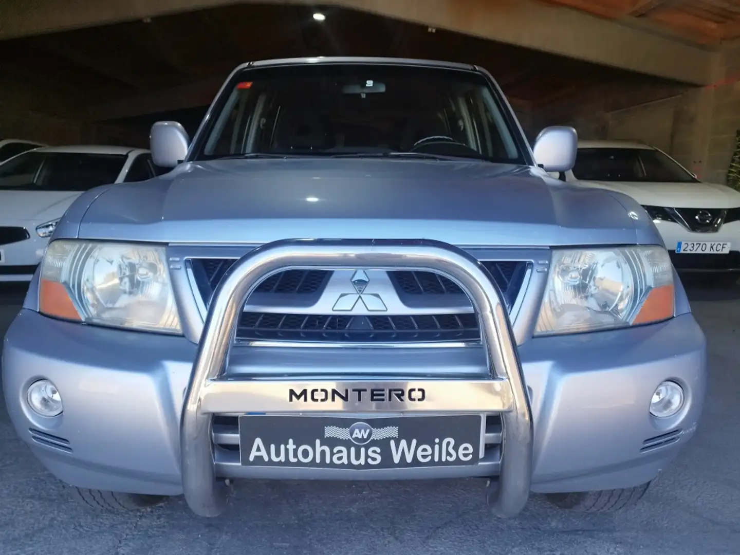 Mitsubishi Montero 3.2 DI-D Intense Plateado - 1