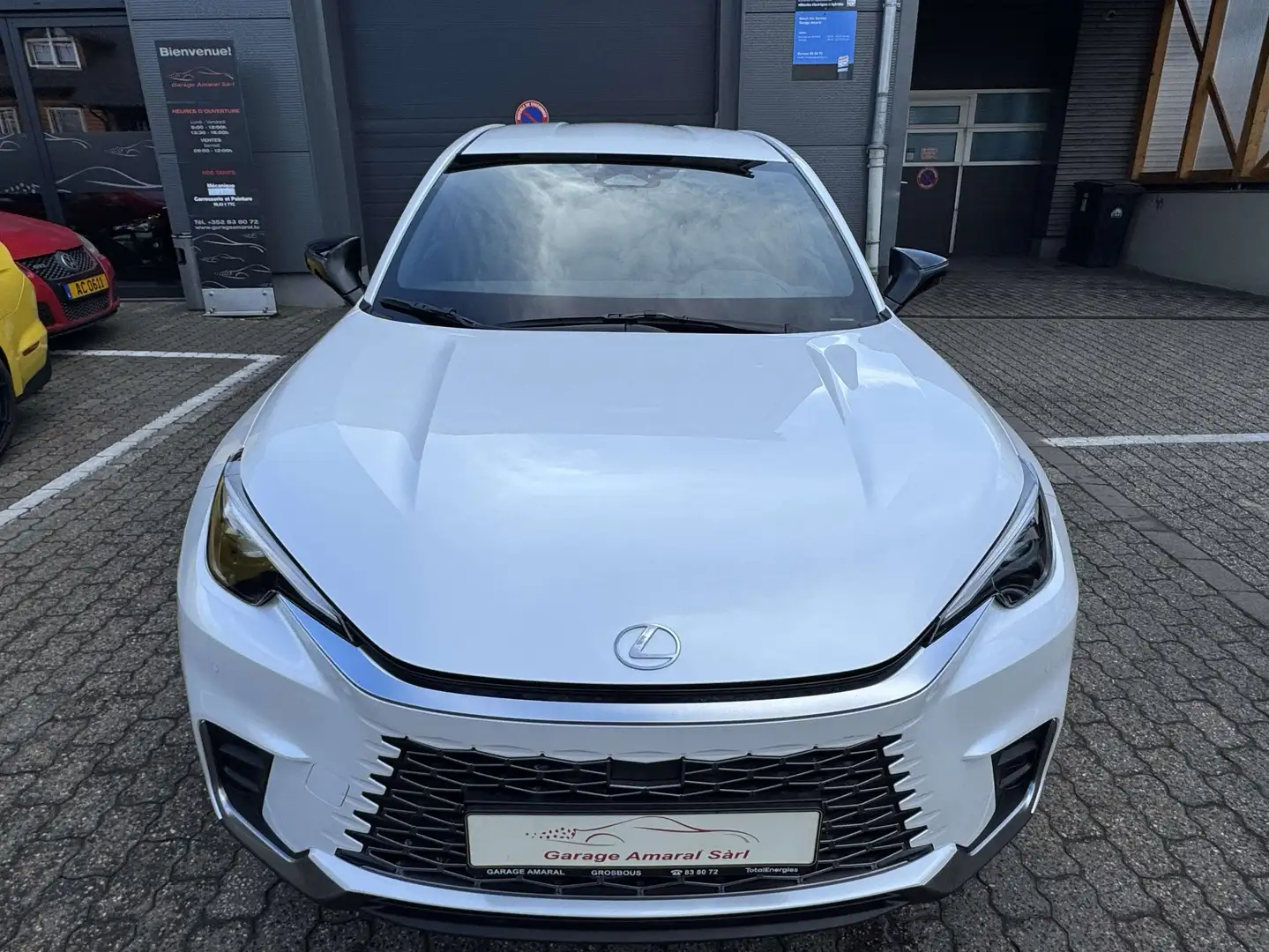 Lexus LBX ELEGANT BLACK EDITION Blanc - 2
