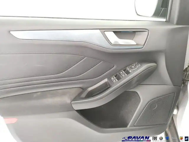 Ford Focus view 10