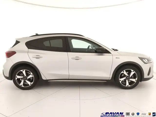 Ford Focus view 4