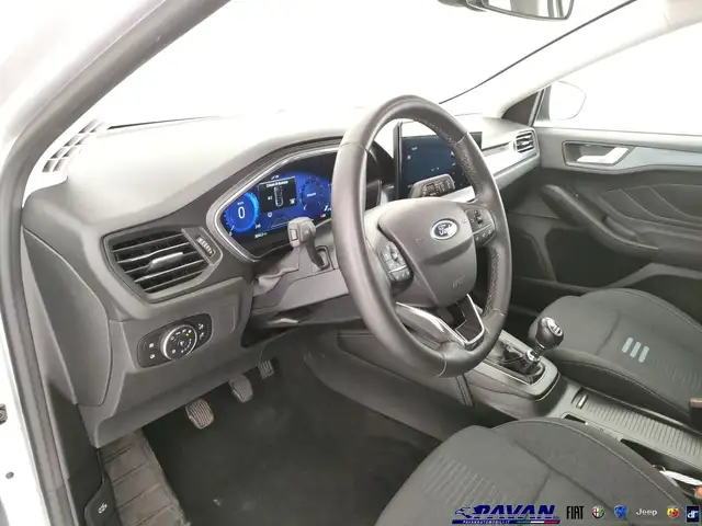 Ford Focus view 12