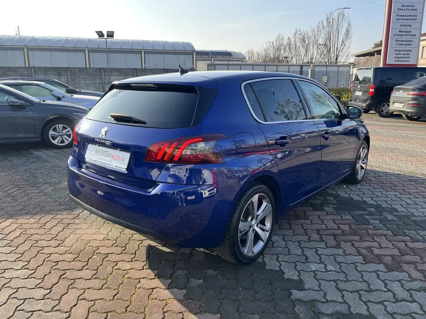 Peugeot 308 5p 1.5 bluehdi Allure s&s 130cv eat8 Blau - 2