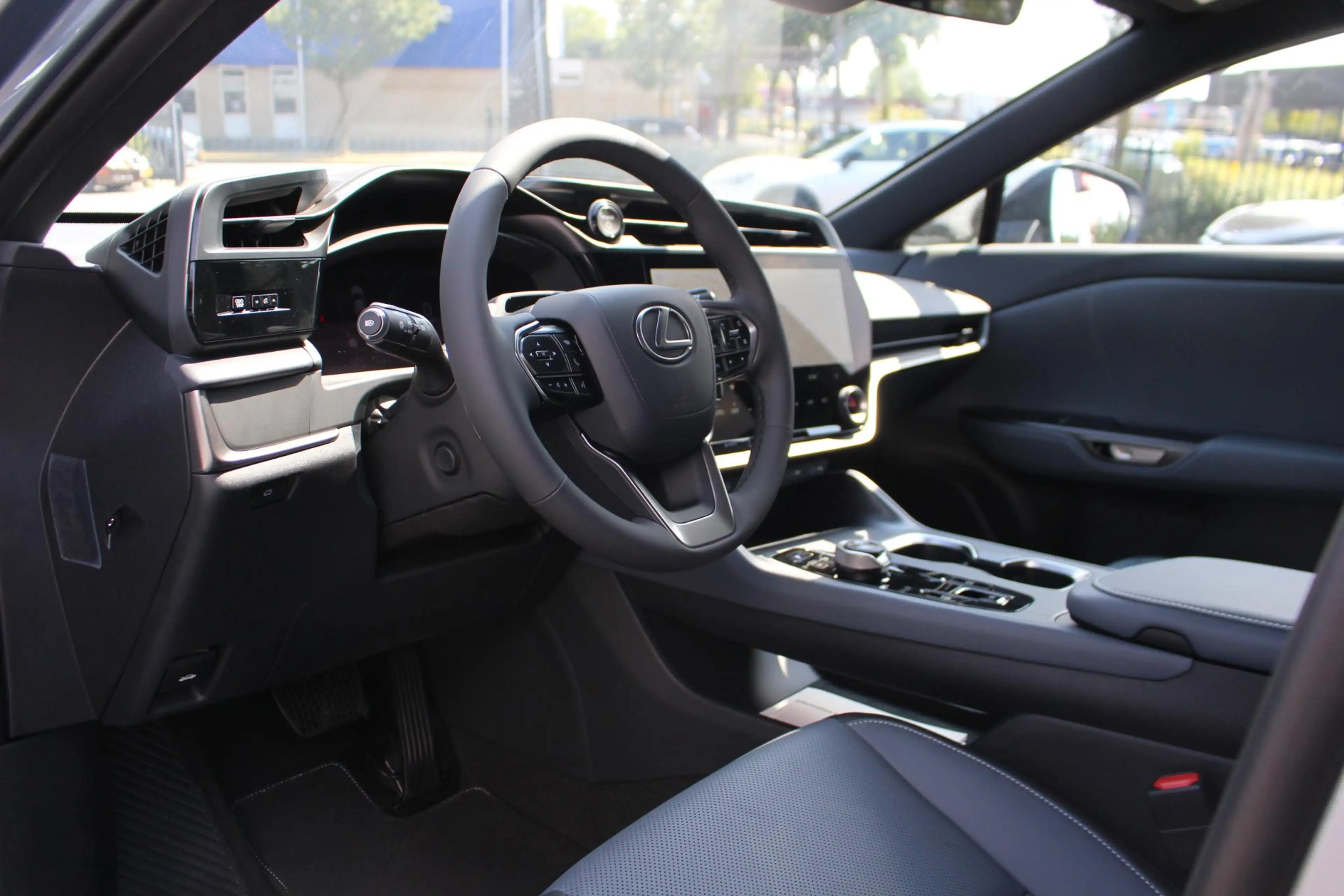 Lexus RZ 350e Luxury Line 77 kWh DIRECT LEVERBAAR 20"VELGEN — photo 13