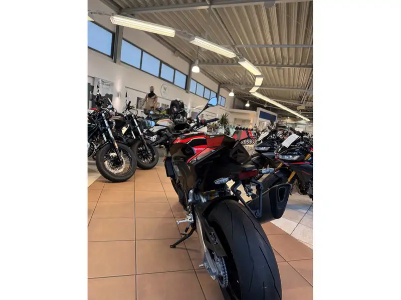 Aprilia Tuono - foto 2