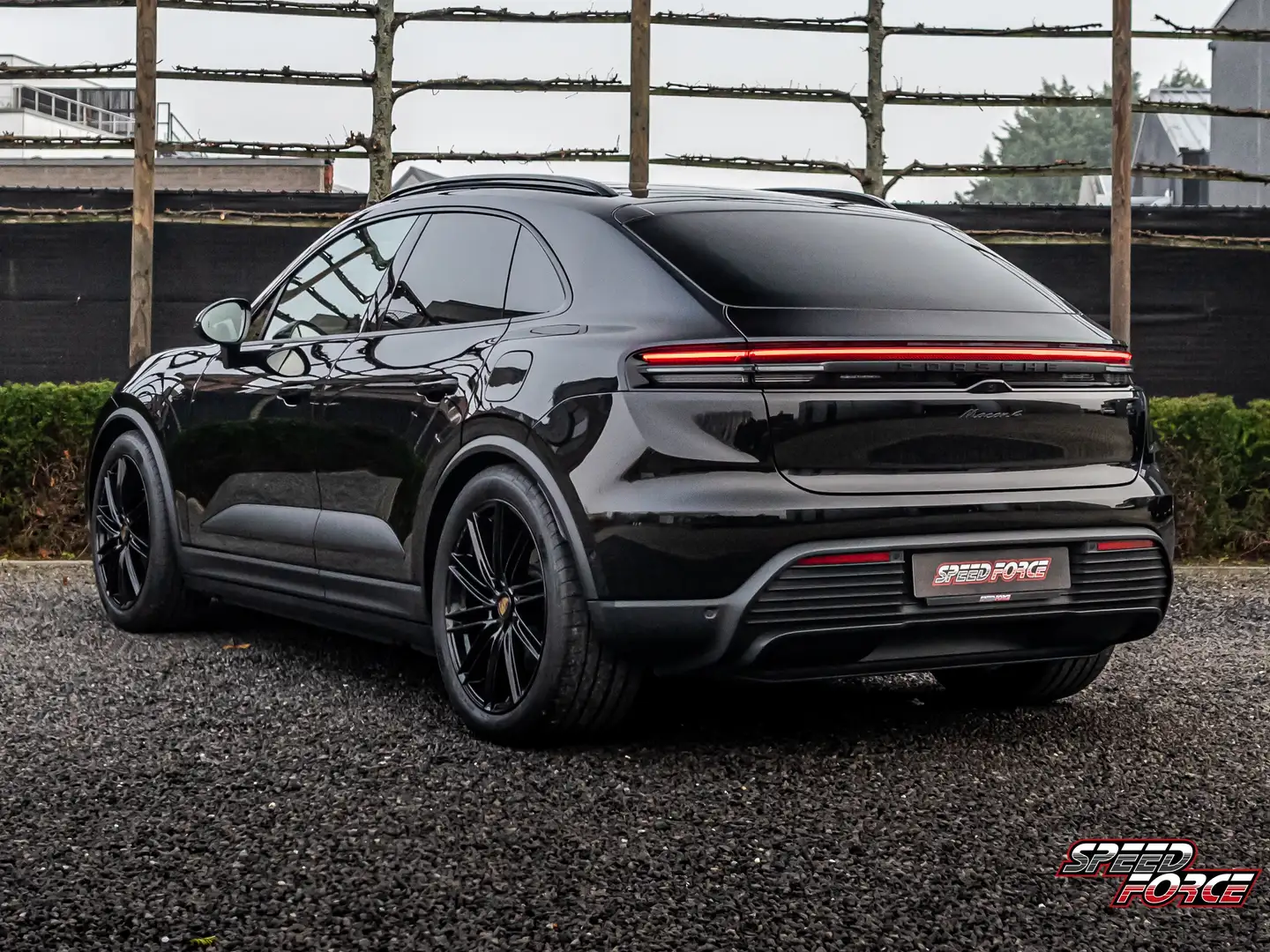 Porsche Macan 4 EV | 21" | Stoelventilatie | Luchtvering | BOSE Noir - 2