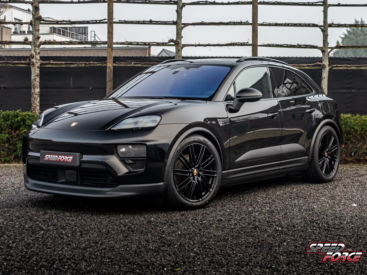 Porsche Macan 4 EV | 21" | Stoelventilatie | Luchtvering | BOSE Noir - 1