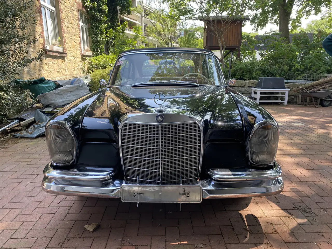 Mercedes-Benz 220