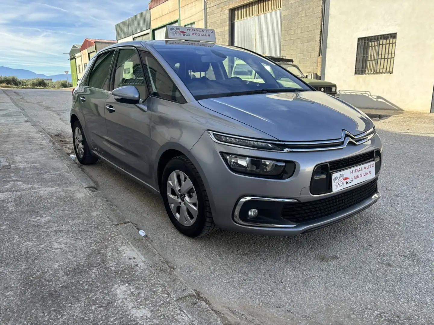 Citroen C4 Picasso 1.6BlueHDI S&S Feel 120 Grijs - 2